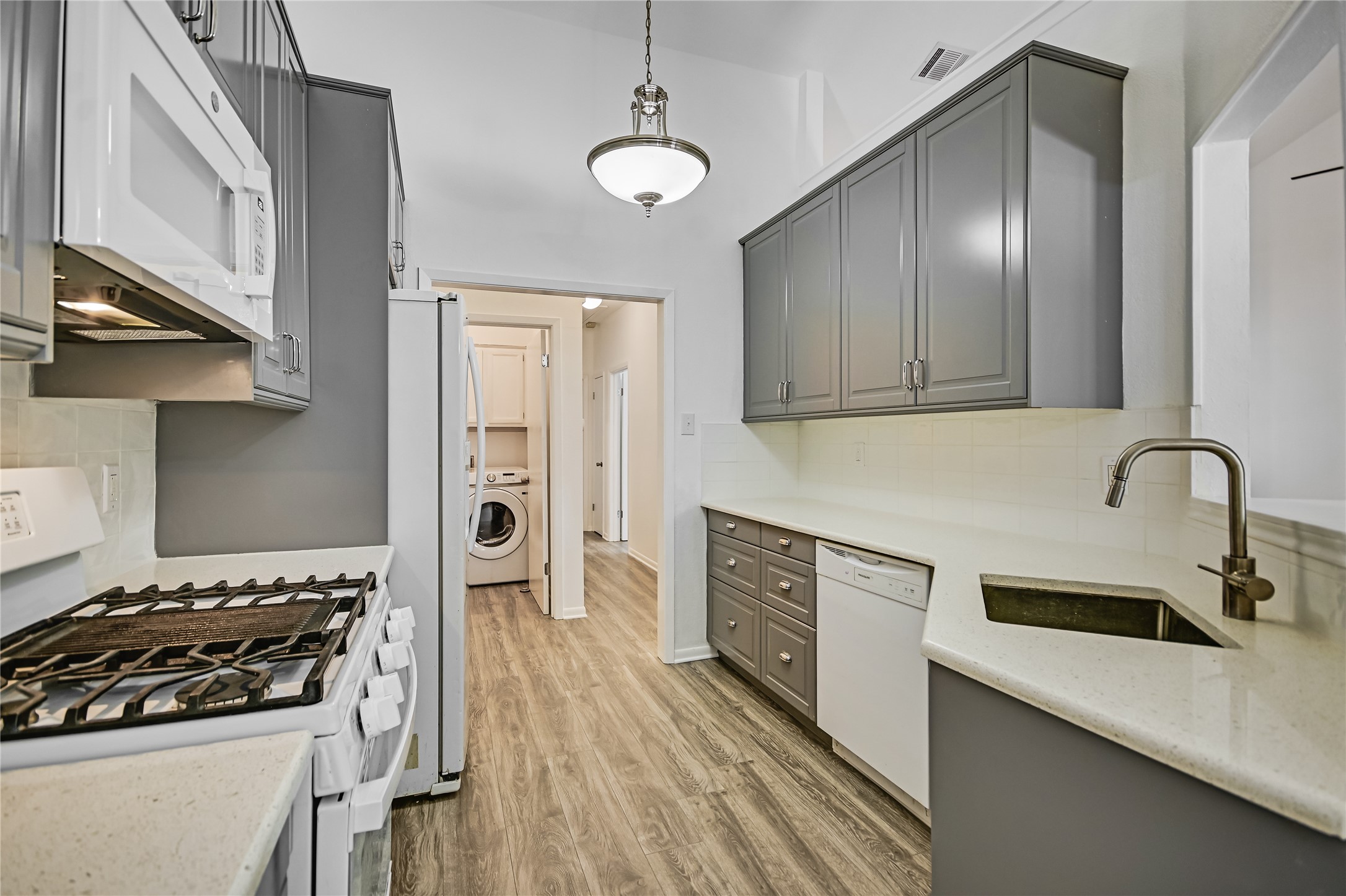 6501 Brush Country Road, Unit 114 Austin, TX 78749 - Photo 3 of 20