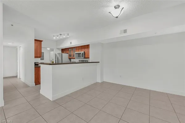$1,950 | Undisclosed Address, Naples, FL 34112