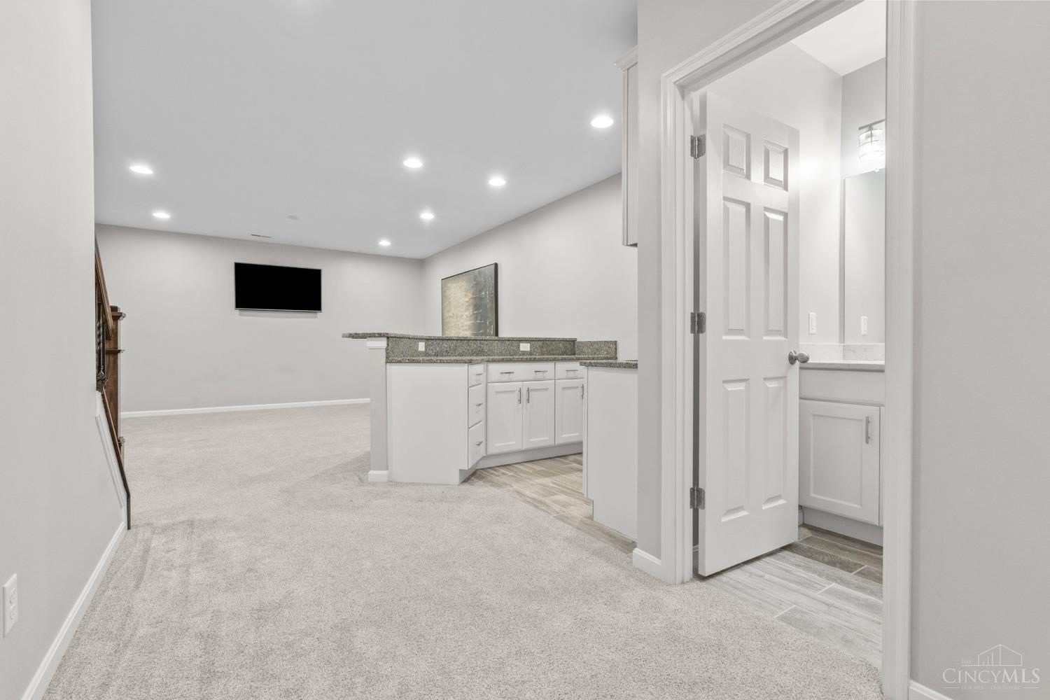 3655 Brotherton Road Cincinnati, OH 45209 - Photo 41 of 52