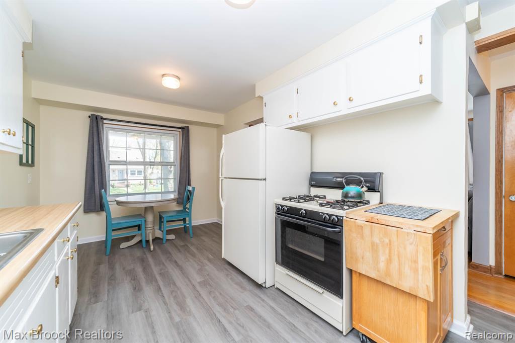 1313 Oakley Road Clawson, MI 48017 - Photo 9 of 39 Gallery Image 9