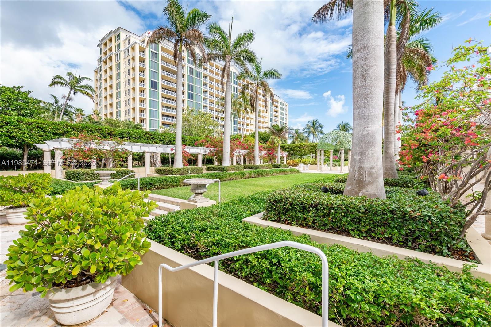 445 Grand Bay Drive, Unit 310 Key Biscayne, FL 33149 - Photo 21 of 26
