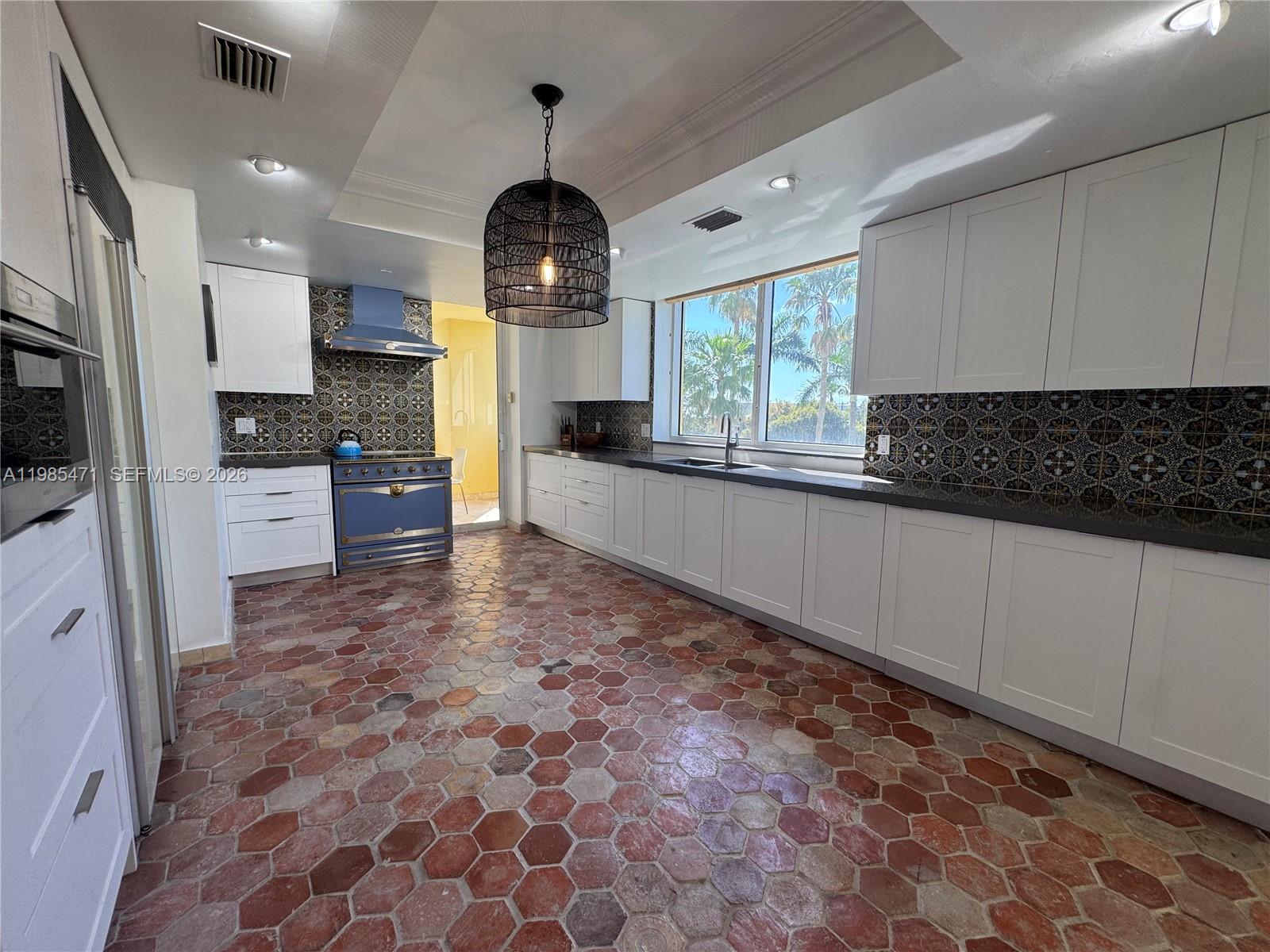 445 Grand Bay Drive, Unit 310 Key Biscayne, FL 33149 - Photo 7 of 26