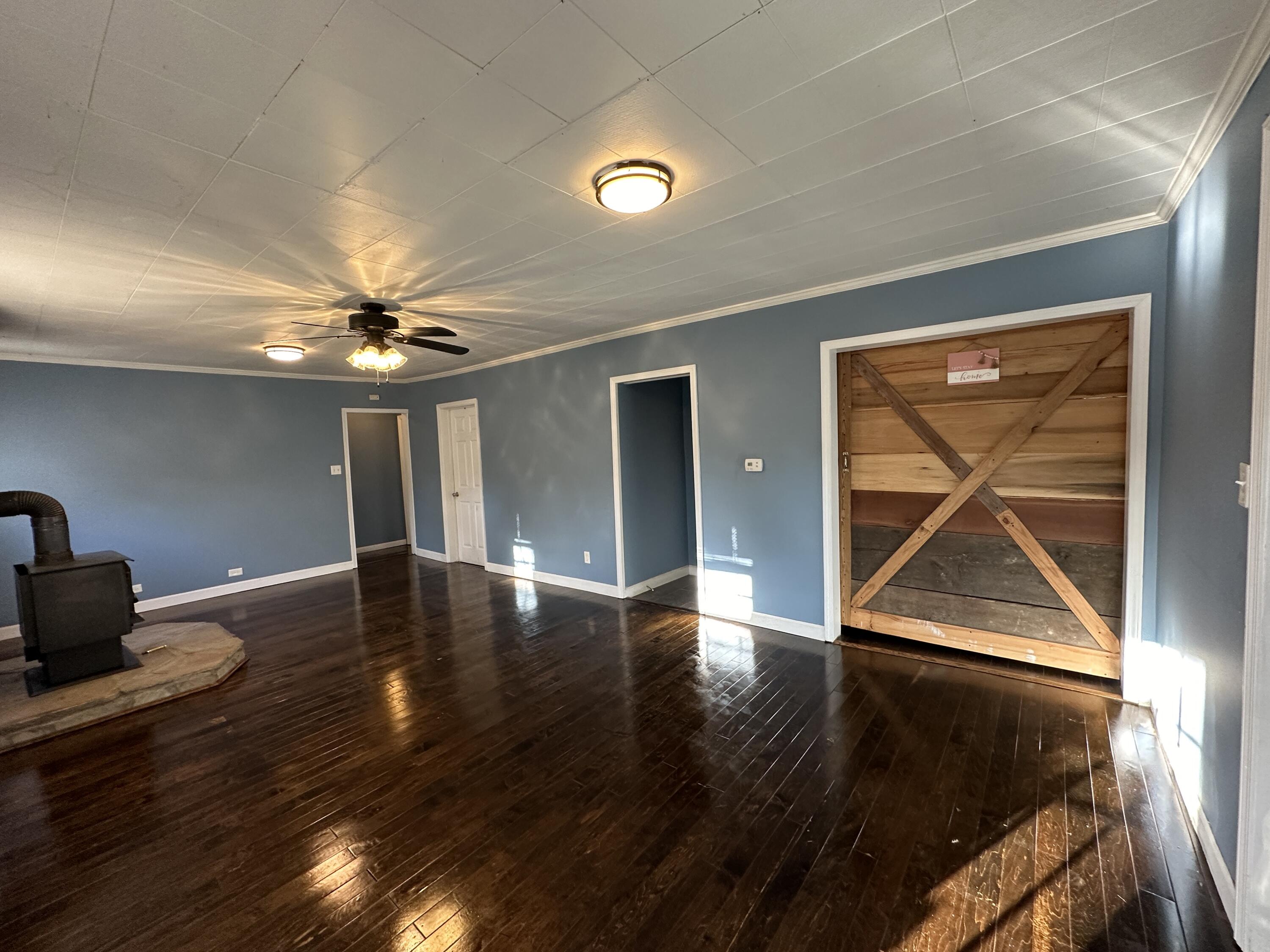 141 Buc Road Williamsburg, KY 40769 - Photo 11 of 26 Living room