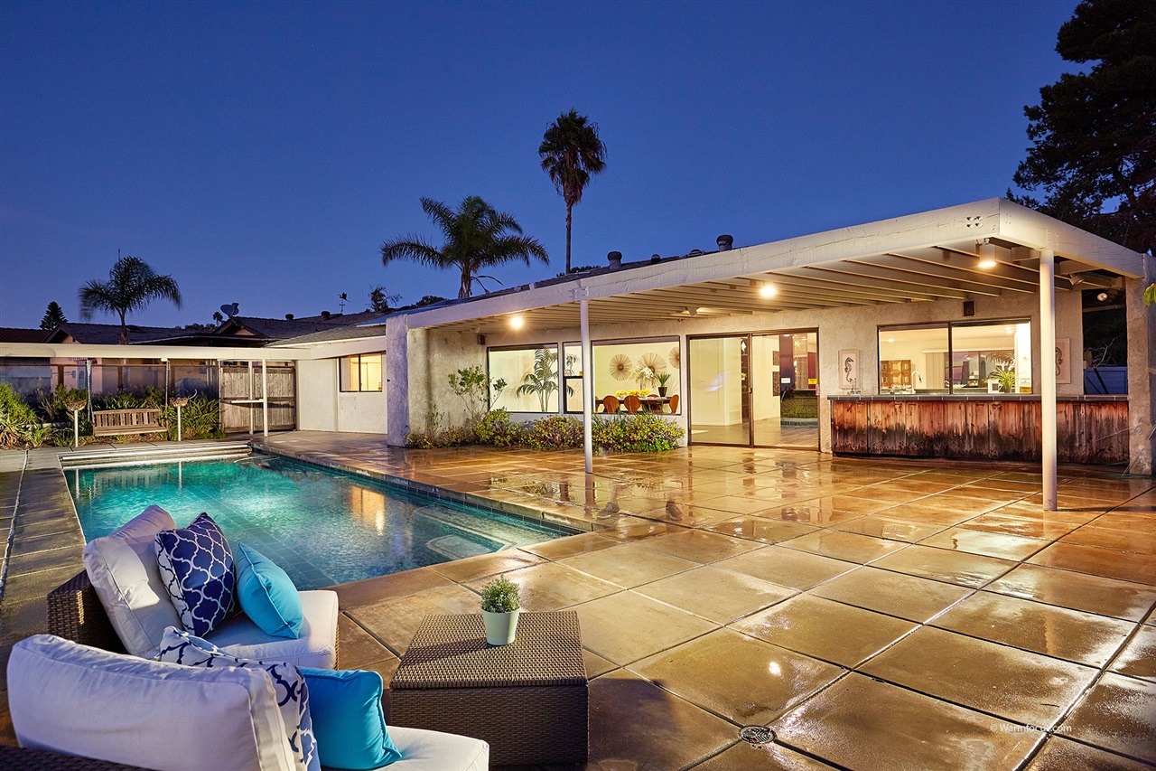 2038 Freda Lane Cardiff, CA 92007 - Photo 2 of 4