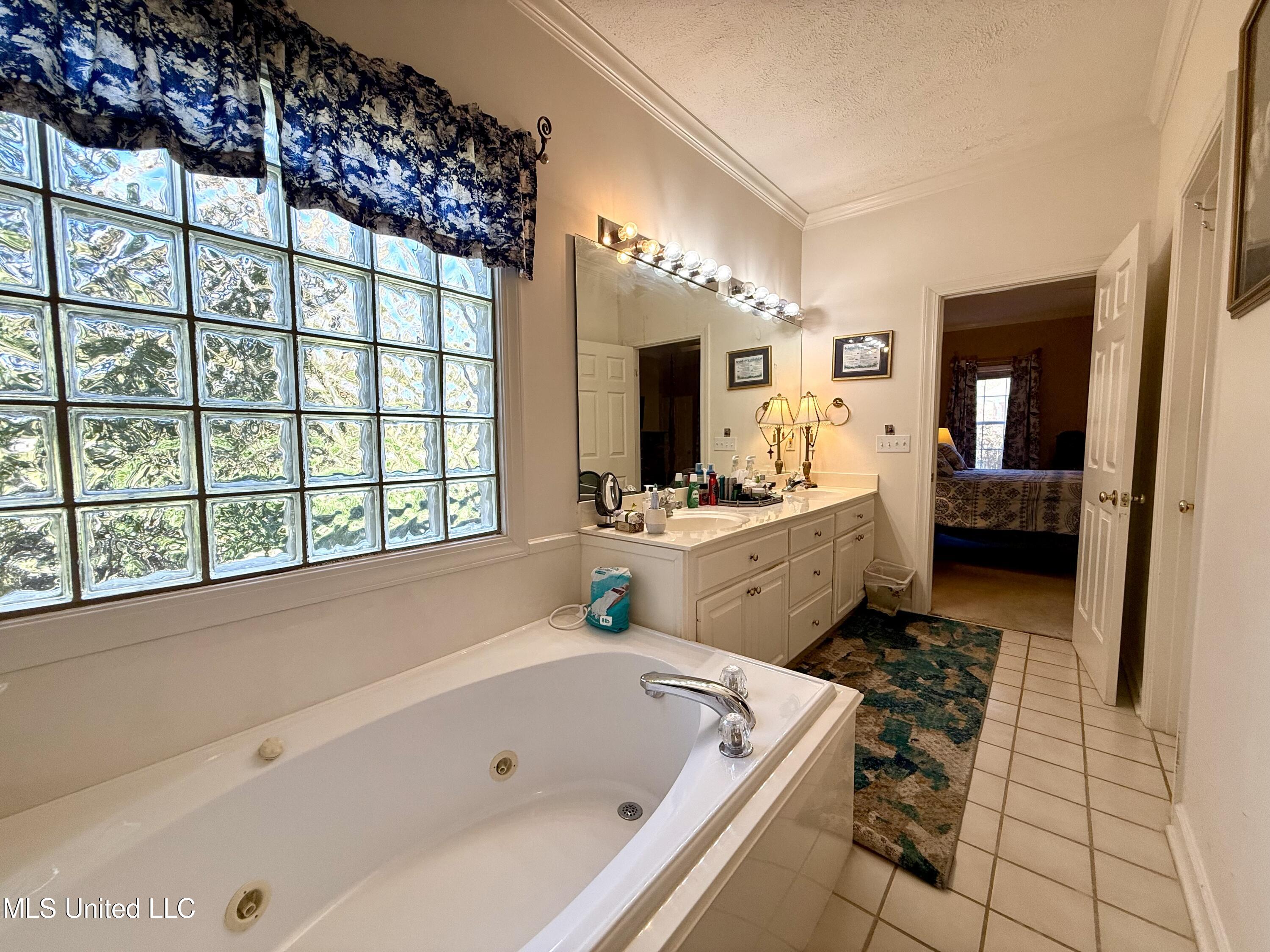 578 Spring Lake Drive Pearl, MS 39208 - Photo 15 of 41 Photo Nov 05 2025, 12 08 03 PM