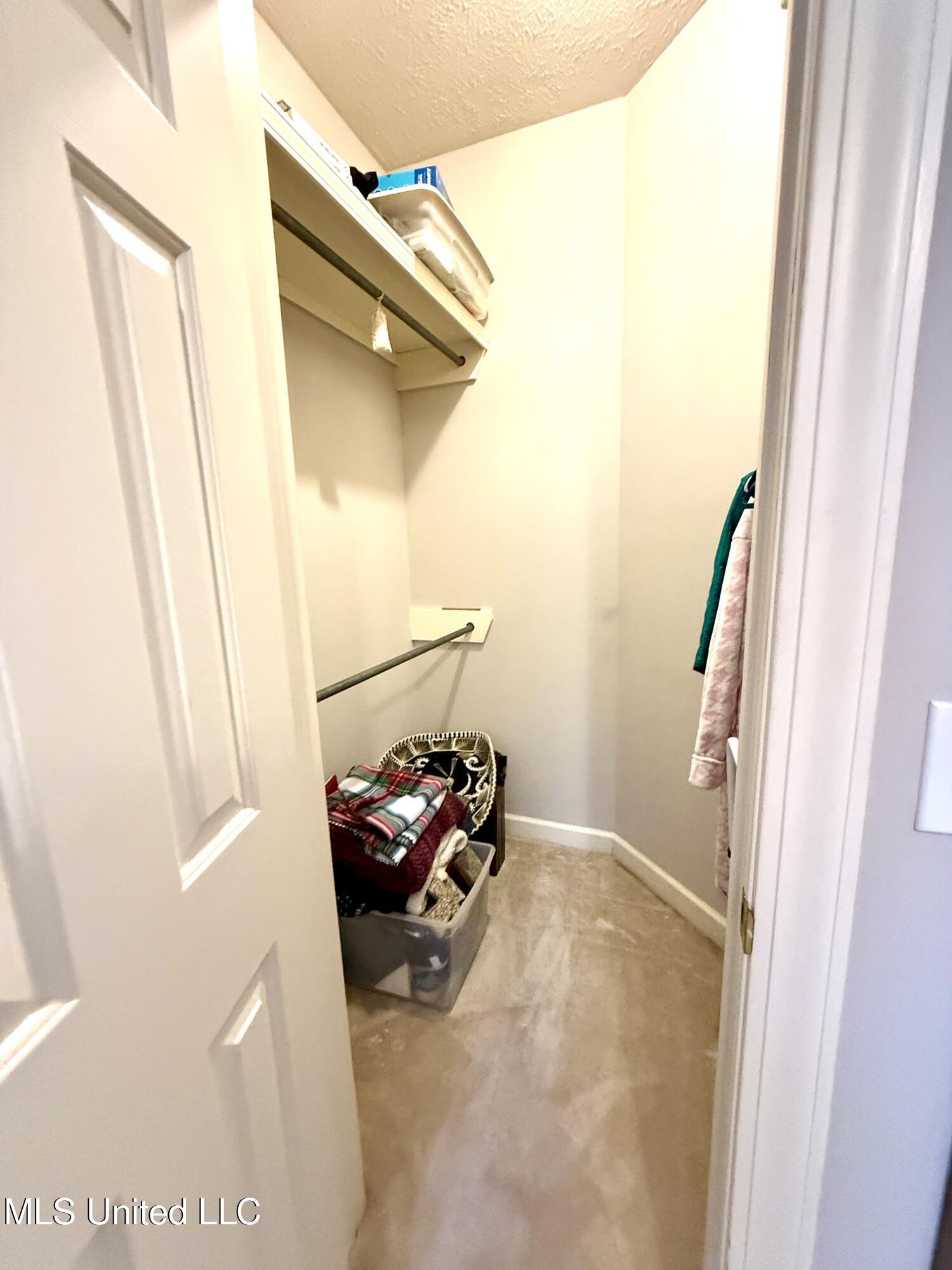 578 Spring Lake Drive Pearl, MS 39208 - Photo 29 of 41 Photo Nov 05 2025, 12 06 31 PM