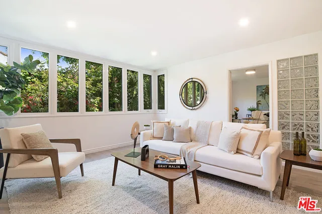 $899,000 | 10725 Ohio Avenue, Unit 204, Los Angeles, CA 90024