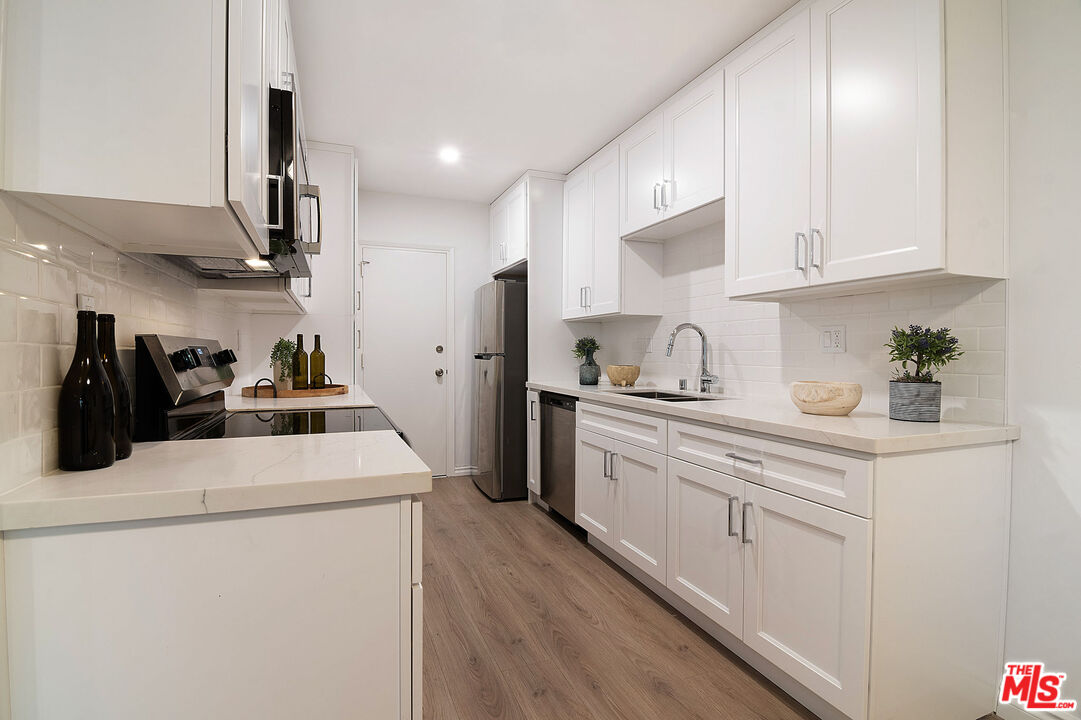 10725 Ohio Avenue, Unit 204 Los Angeles, CA 90024 - Photo 11 of 19