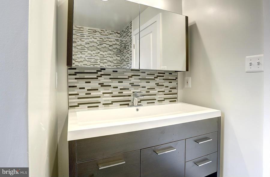 507 O Street Northwest, Unit 5 Washington, DC 20001 - Photo 18 of 22 Bath