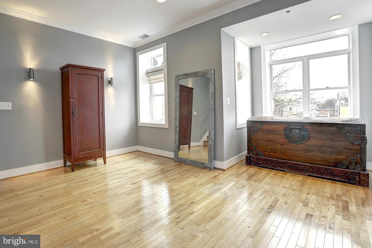 507 O Street Northwest, Unit 5 Washington, DC 20001 - Photo 8 of 22 Living Room