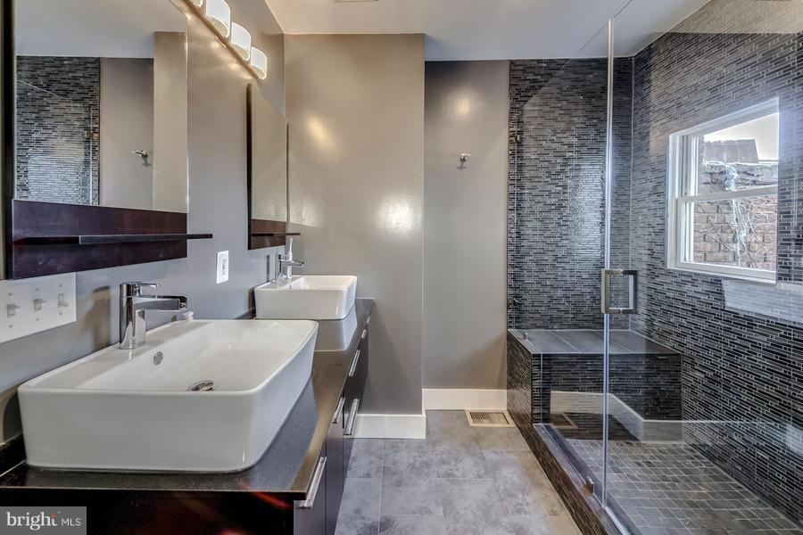 507 O Street Northwest, Unit 5 Washington, DC 20001 - Photo 10 of 22 Bath (Master)