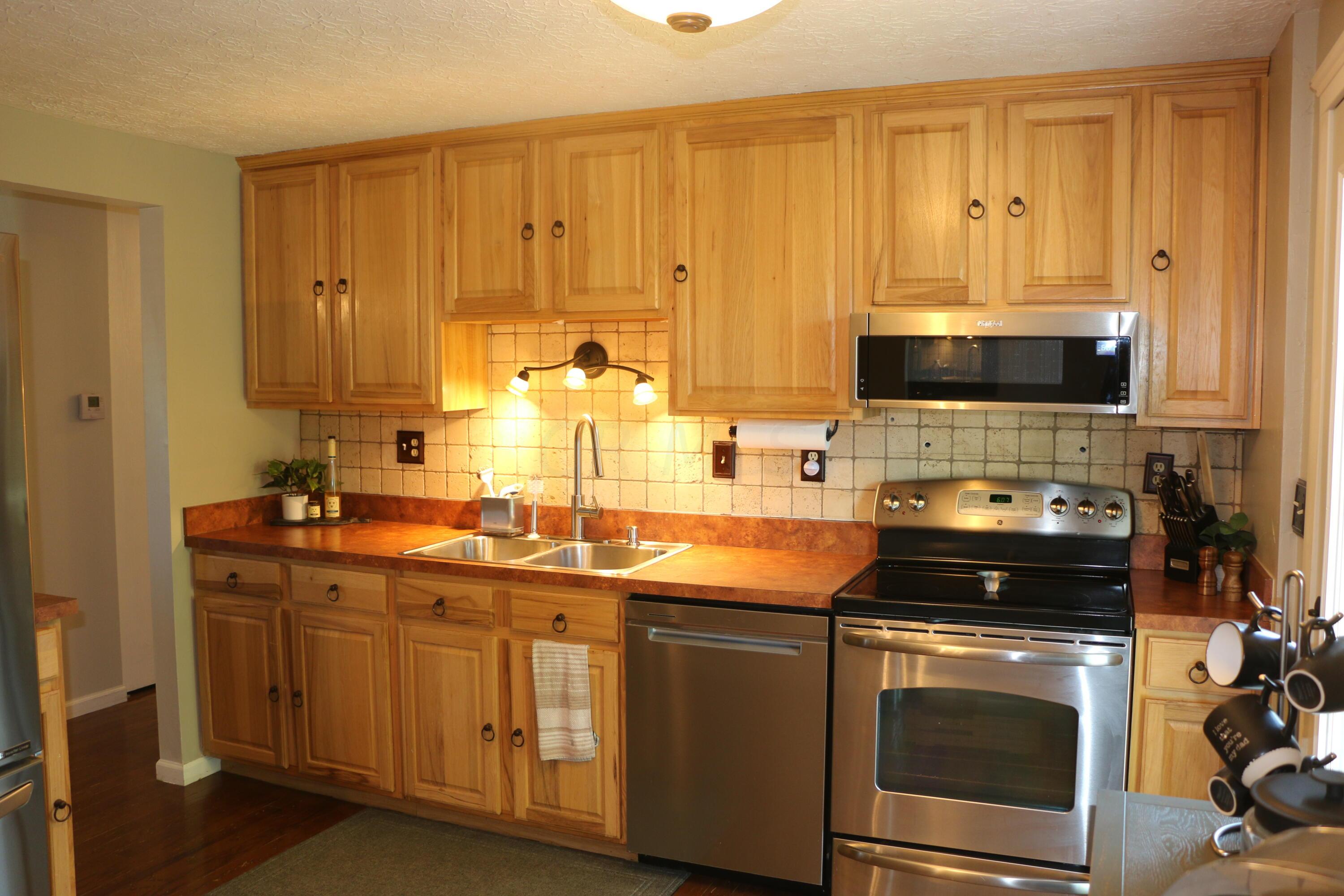 7200 Rodebaugh Road Reynoldsburg, OH 43068 - Photo 10 of 38 Kitchen