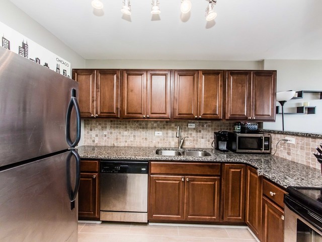 655 West Irving Park Road, Unit 4505 Chicago, IL 60613 - Photo 7 of 19