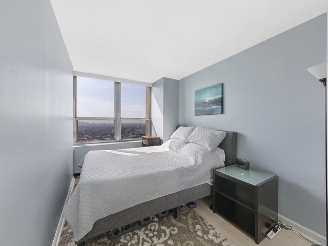 655 West Irving Park Road, Unit 4505 Chicago, IL 60613 - Photo 8 of 19