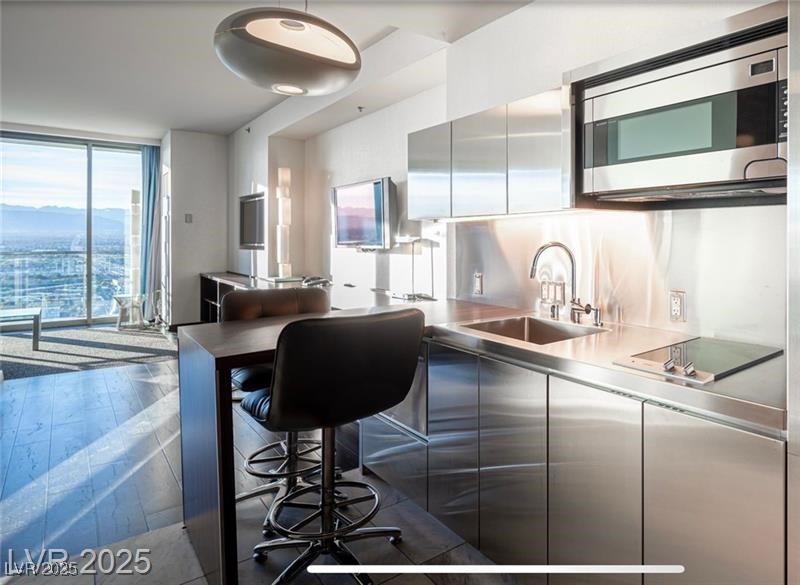 4381 West Flamingo Road, Unit 3303 Las Vegas, NV 89103 - Photo 13 of 37 Kitchen