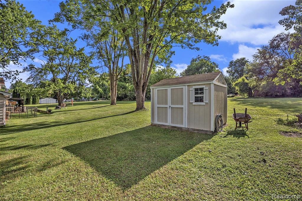 2930 Devondale Road Rochester Hills, MI 48309 - Photo 33 of 33