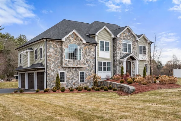 $1,299,900 | 5 Osprey Lane, Unit 5, Nashua, NH 03062