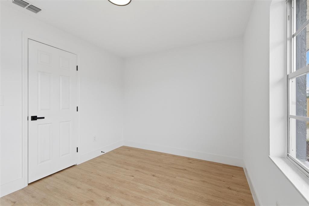 211 Benchor Road Northwest Palm Bay, FL 32907 - Photo 13 of 38