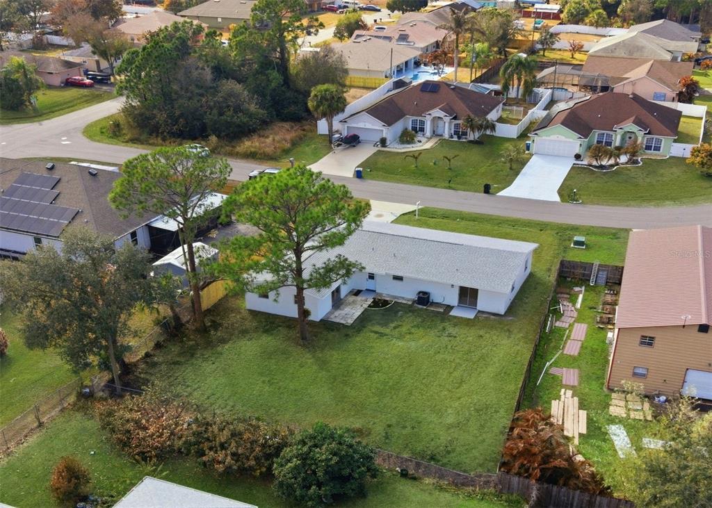 211 Benchor Road Northwest Palm Bay, FL 32907 - Photo 5 of 38