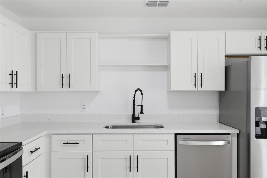 211 Benchor Road Northwest Palm Bay, FL 32907 - Photo 7 of 38