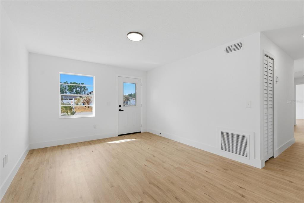 211 Benchor Road Northwest Palm Bay, FL 32907 - Photo 9 of 38