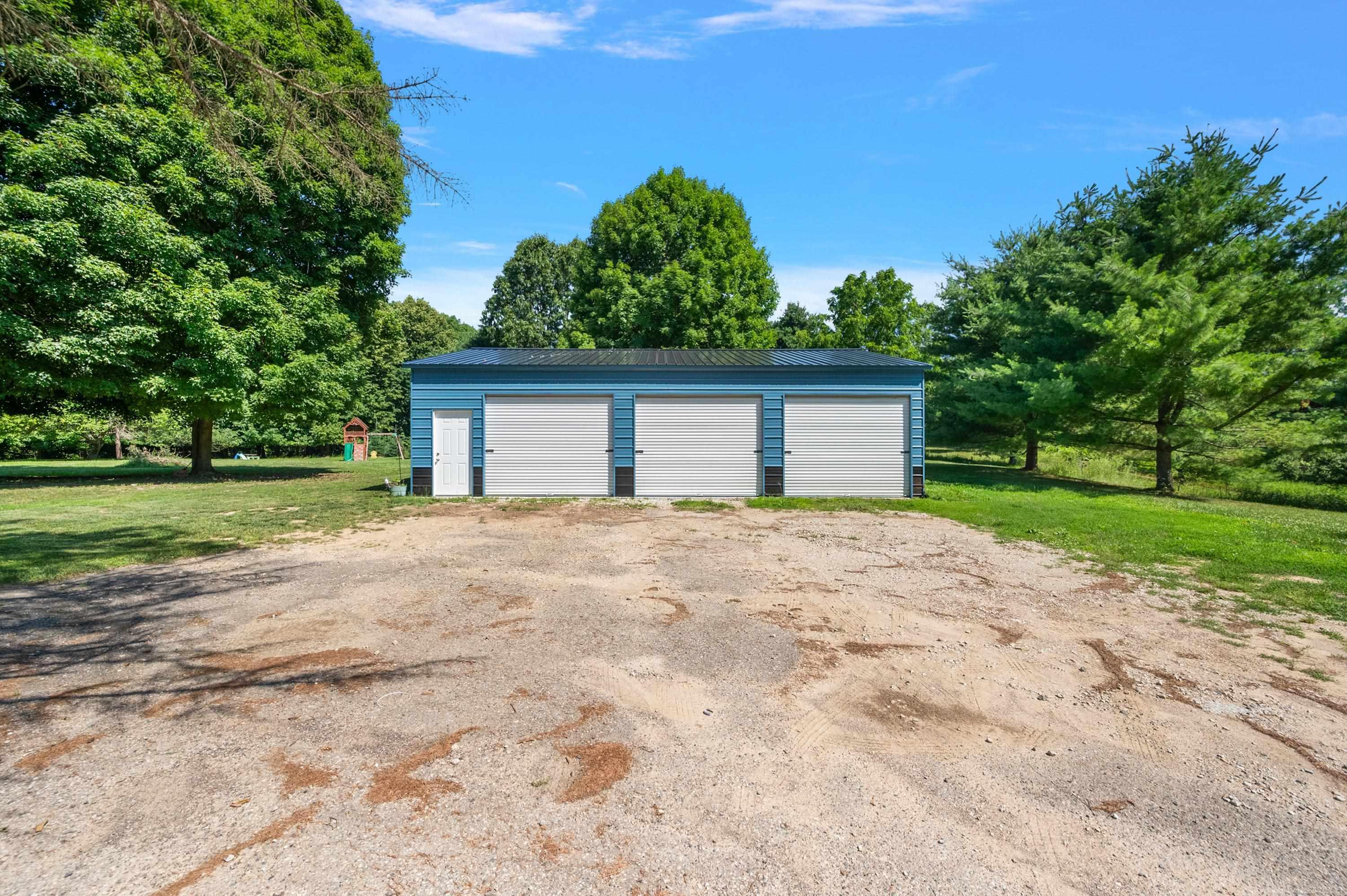 149 East Hunters Creek Road Lapeer, MI 48446 - Photo 49 of 71 50215016-faff676e-3d65-4552-bc99-f07ab4764163.JPG