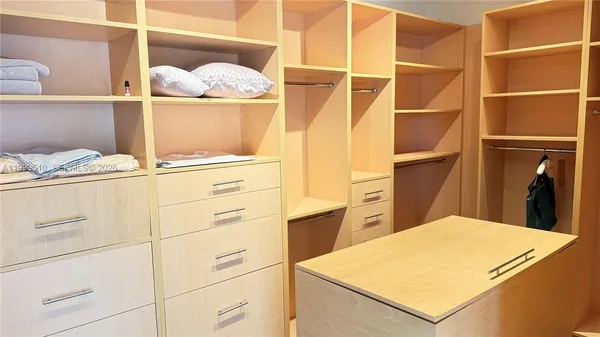 $9,000 | 19707 Turnberry Way, Unit TH6, Aventura, FL 33180