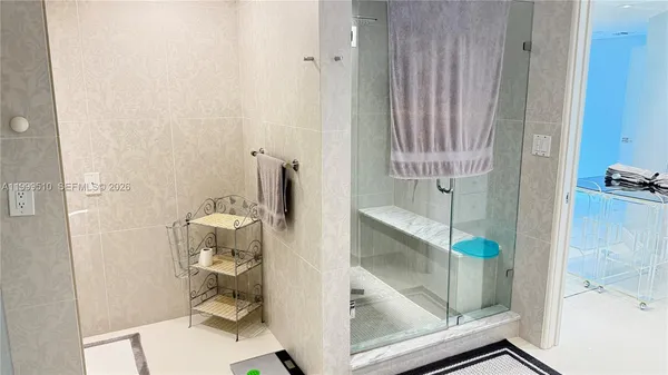 $9,000 | 19707 Turnberry Way, Unit TH6, Aventura, FL 33180