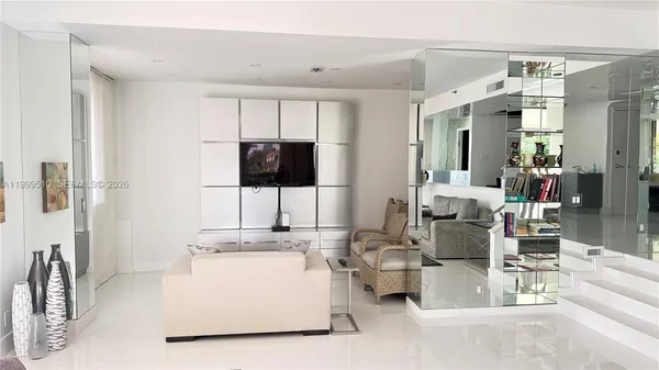 $9,000 | 19707 Turnberry Way, Unit TH6, Aventura, FL 33180