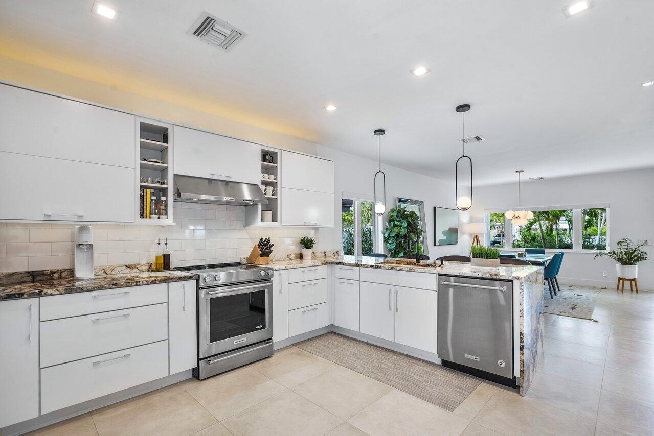 120 Beverly Road West Palm Beach, FL 33405 - Photo 9 of 43 120BEVERLY08