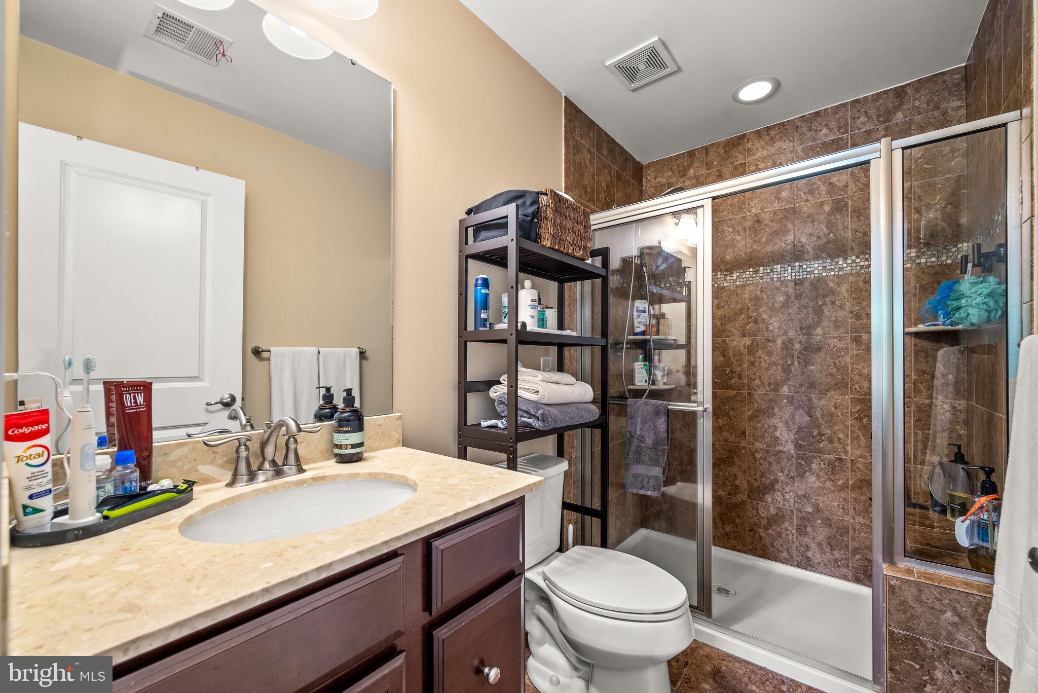 804 Sisler Road Phoenixville, PA 19460 - Photo 25 of 36 Main bedroom suite full bath