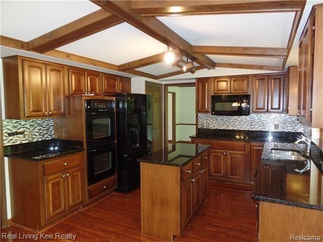1802 Snowden Circle Rochester Hills, MI 48306 - Photo 14 of 28
