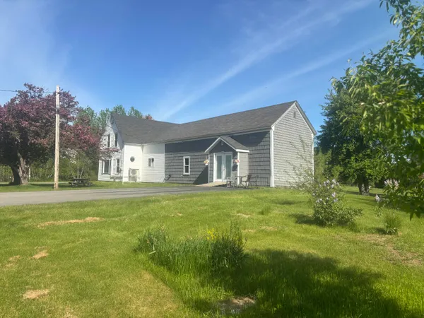 $274,999 | 8 Lester Lane, Burnham, ME 04922