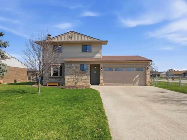 $345,000 | 45284 Spagnuolo Road, Macomb, MI 48044