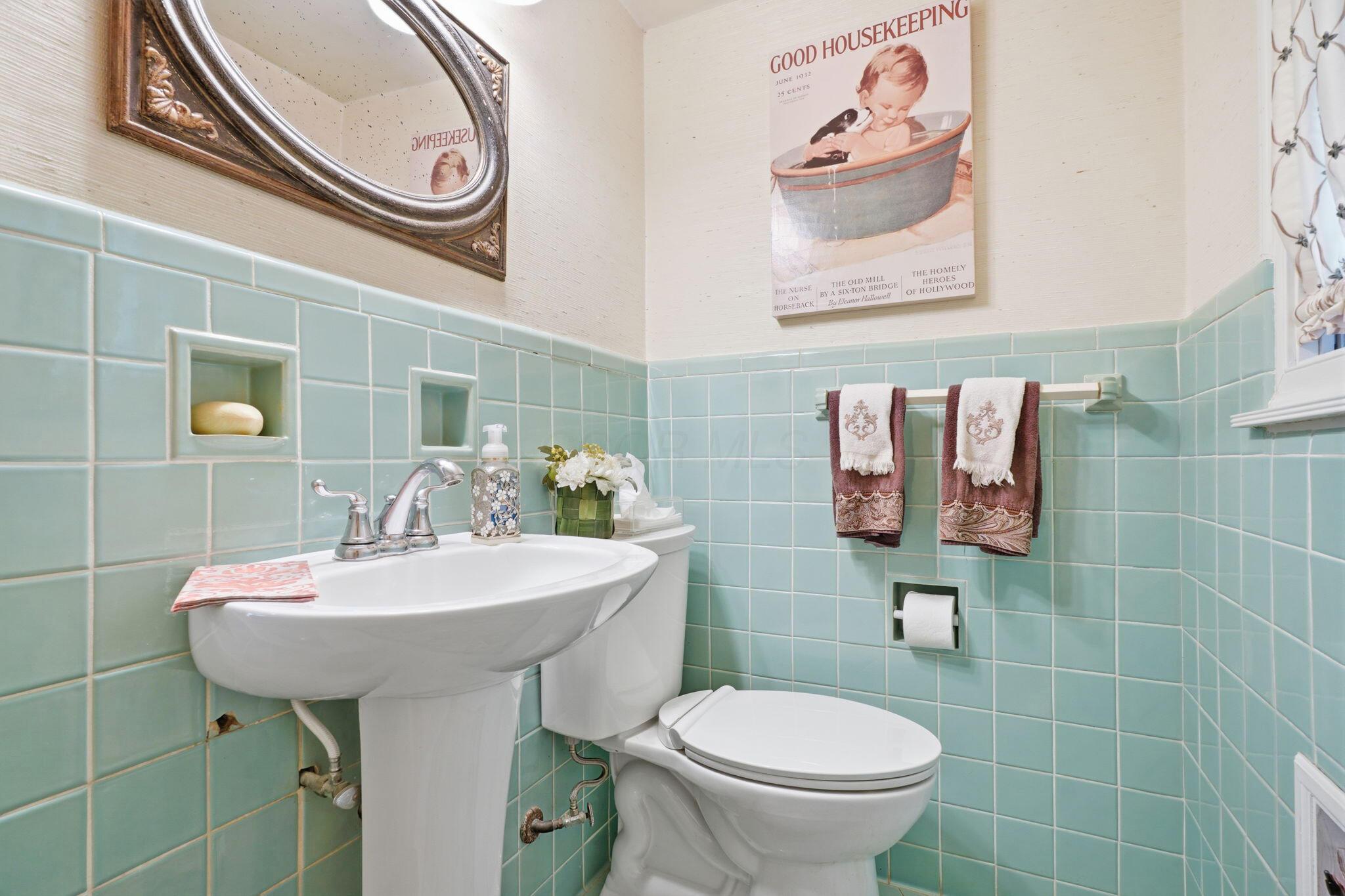 227 South Chesterfield Road Columbus, OH 43209 - Photo 20 of 77 Bathroom 3