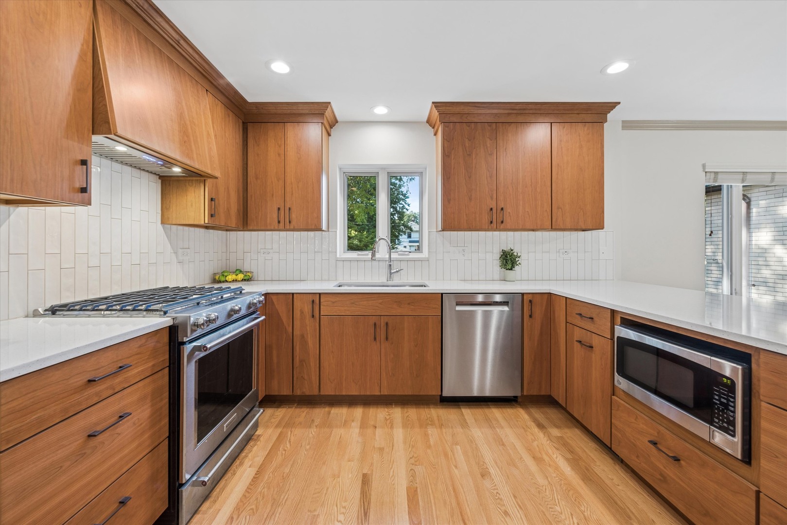 443 Shenstone Road Riverside, IL 60546 - Photo 11 of 16 Gallery Image 11
