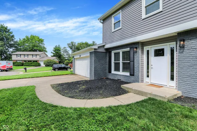 $332,500 | 839 Fernwood Court, Indianapolis, IN 46234