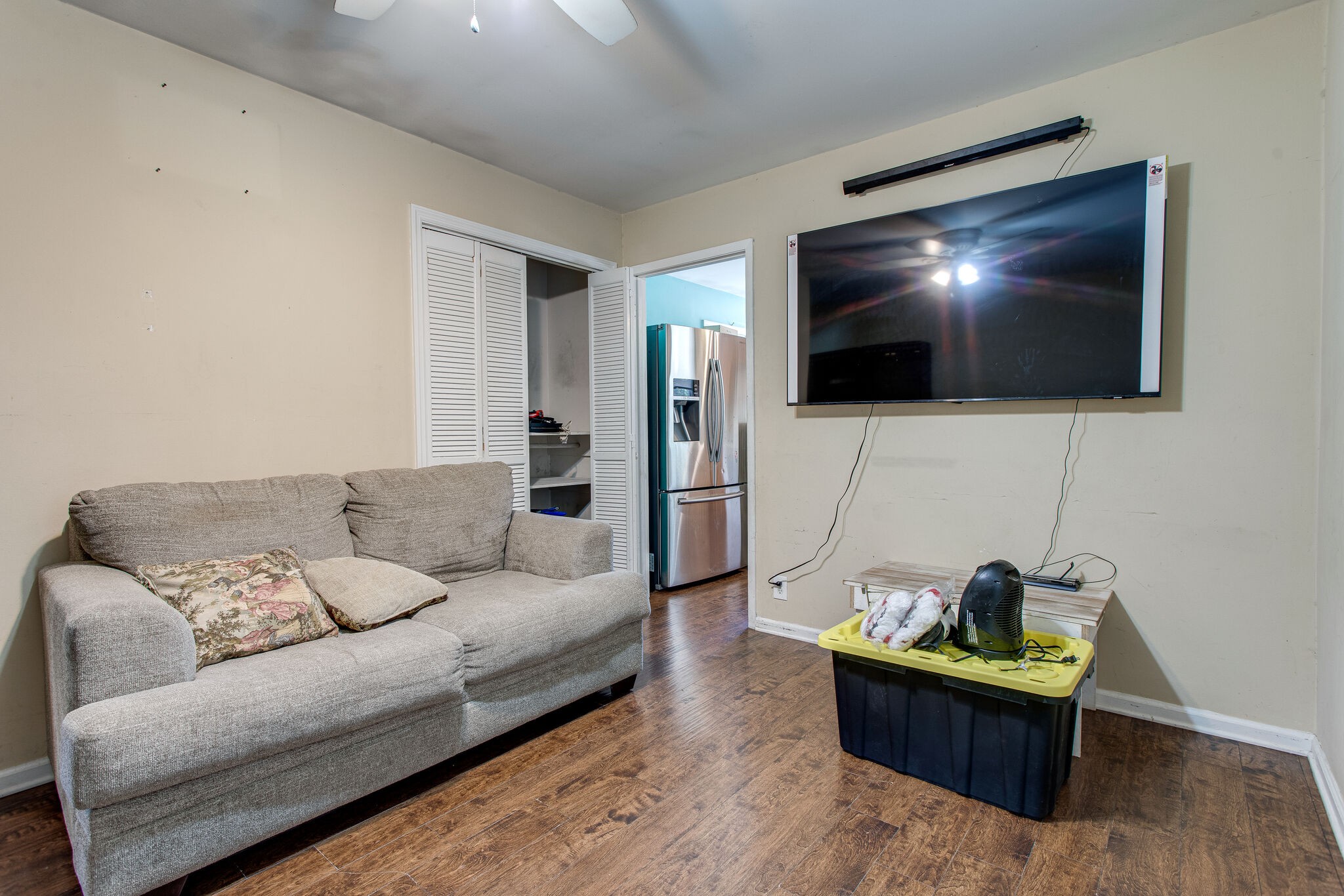 116 Tusculum Road Antioch, TN 37013 - Photo 10 of 27 a living room with furniture and a flat screen tv