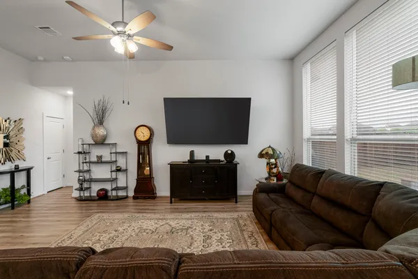 $359,900 | 149 Biscayne Bay Bend, Kyle, TX 78640