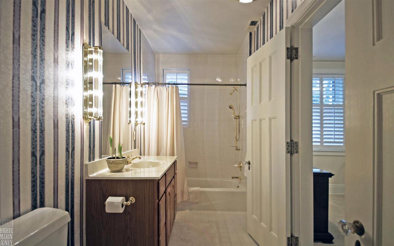 354 Washington Road Grosse Pointe, MI 48230 - Photo 25 of 51