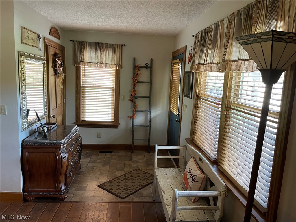 1040 East Calla Road Youngstown, OH 44514 - Photo 18 of 43 Gallery Image 18