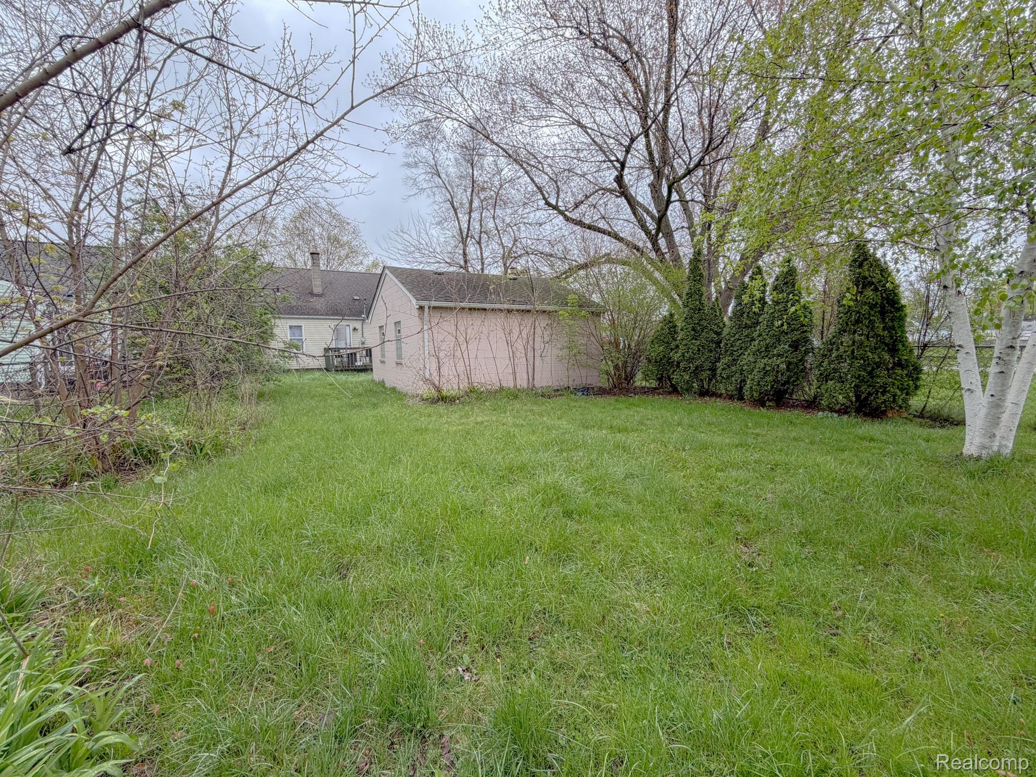 24811 Valley Avenue Eastpointe, MI 48021 - Photo 21 of 22 View of grassy yard