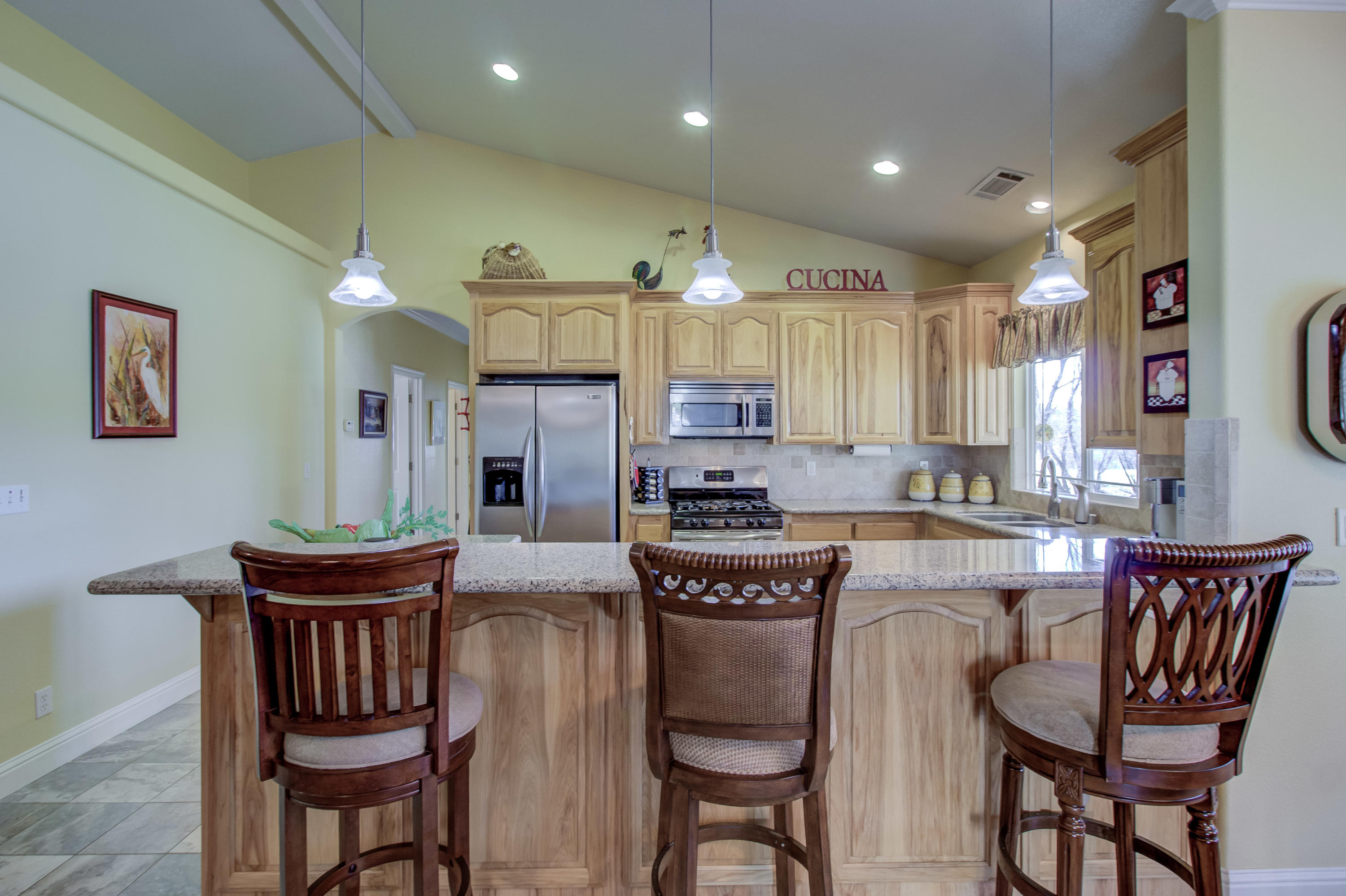 18740 Saddleback Ridge Loop Cottonwood, CA 96022 - Photo 14 of 66 Breakfast Bar