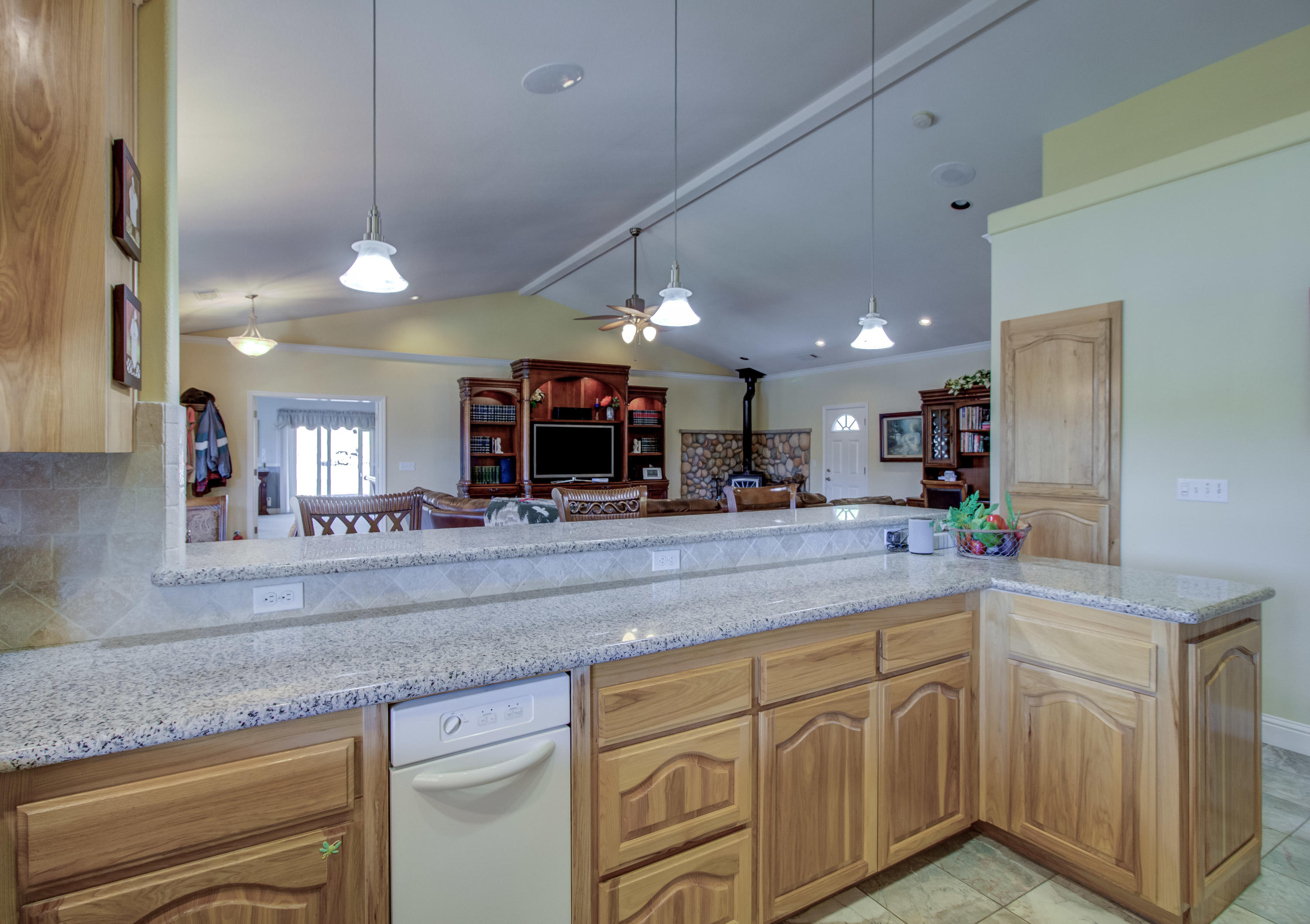 18740 Saddleback Ridge Loop Cottonwood, CA 96022 - Photo 16 of 66 Kitchen