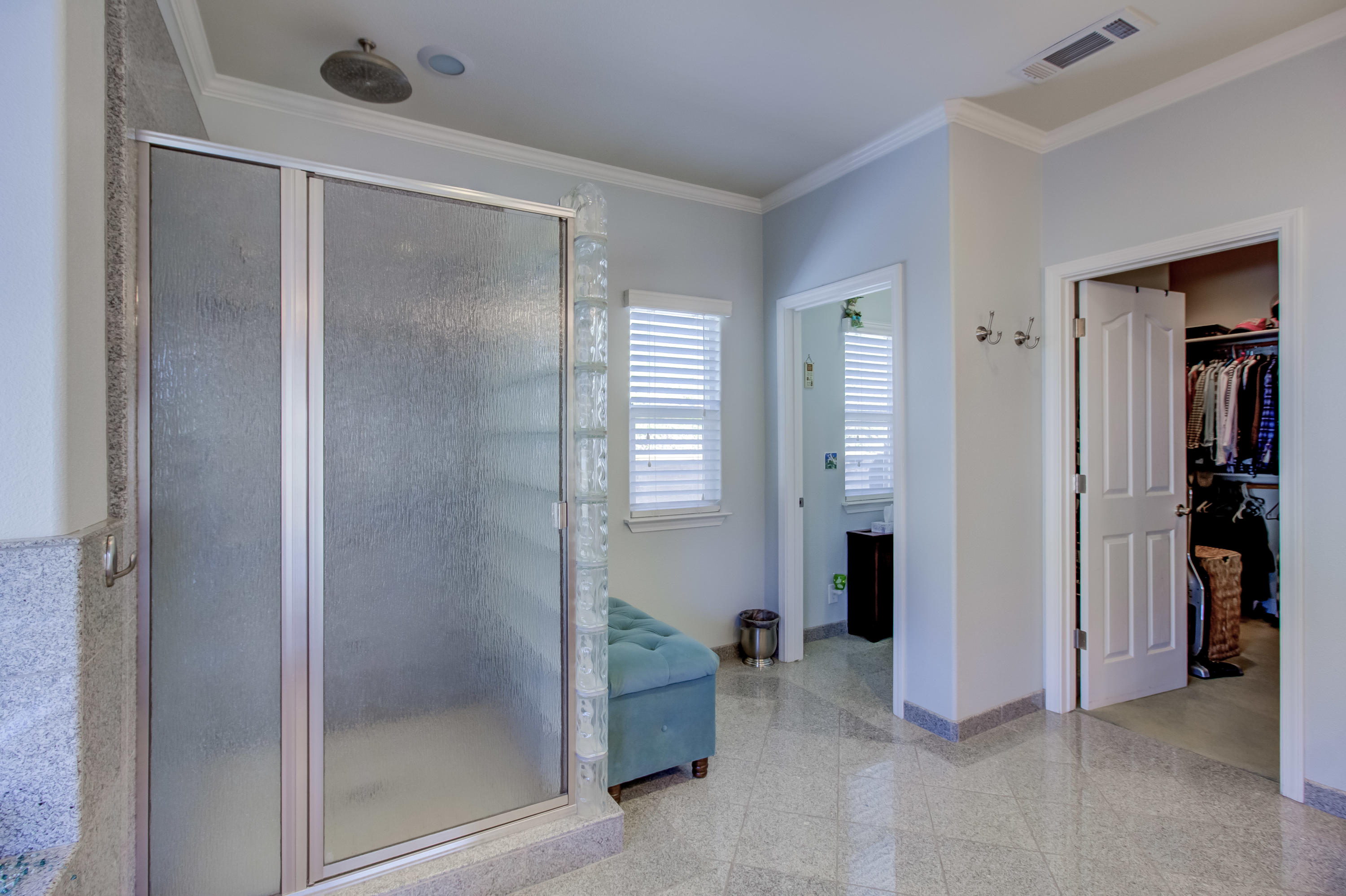 18740 Saddleback Ridge Loop Cottonwood, CA 96022 - Photo 33 of 66 Separate Shower Stall