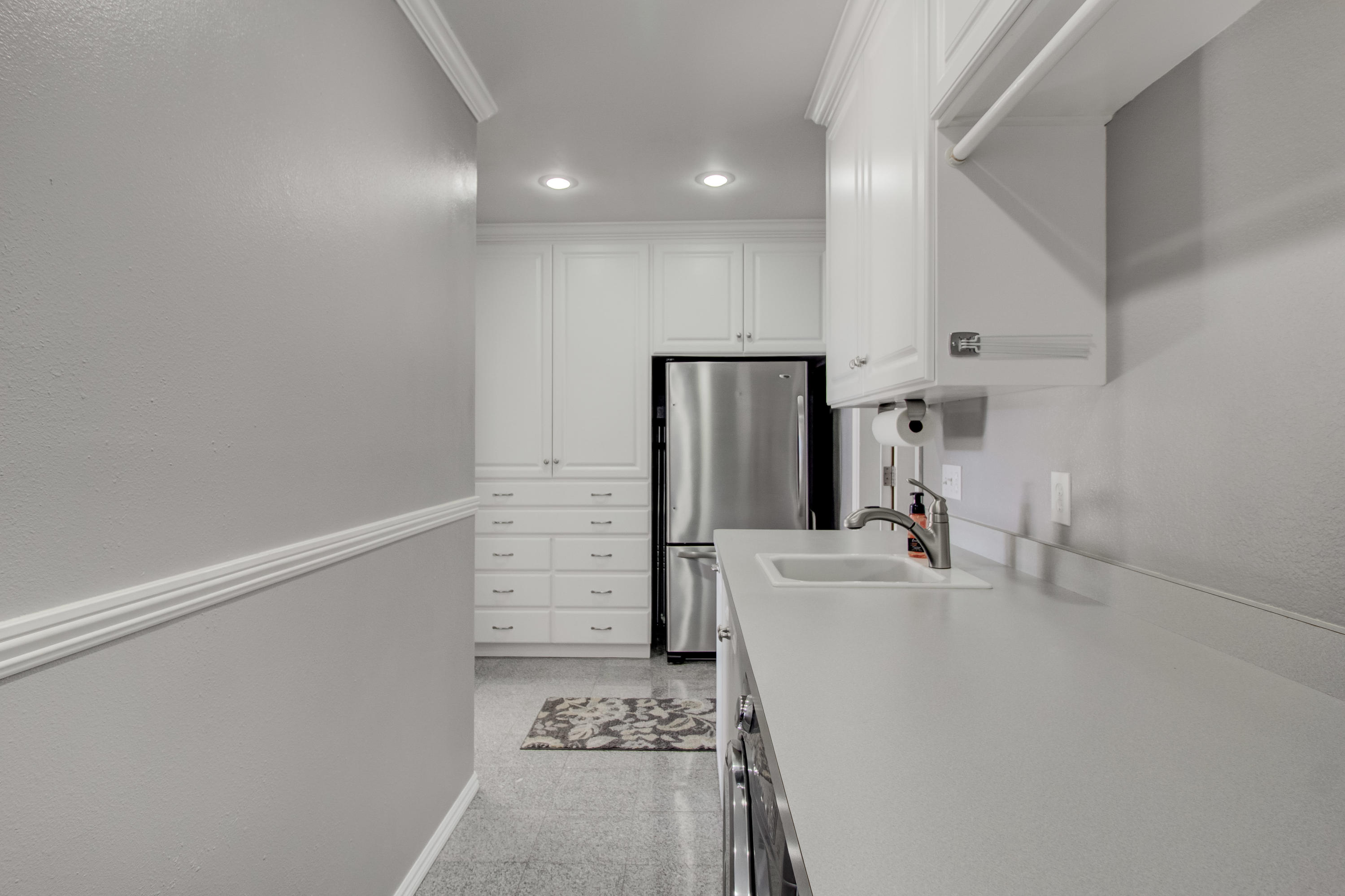 18740 Saddleback Ridge Loop Cottonwood, CA 96022 - Photo 36 of 66 Laundry Room