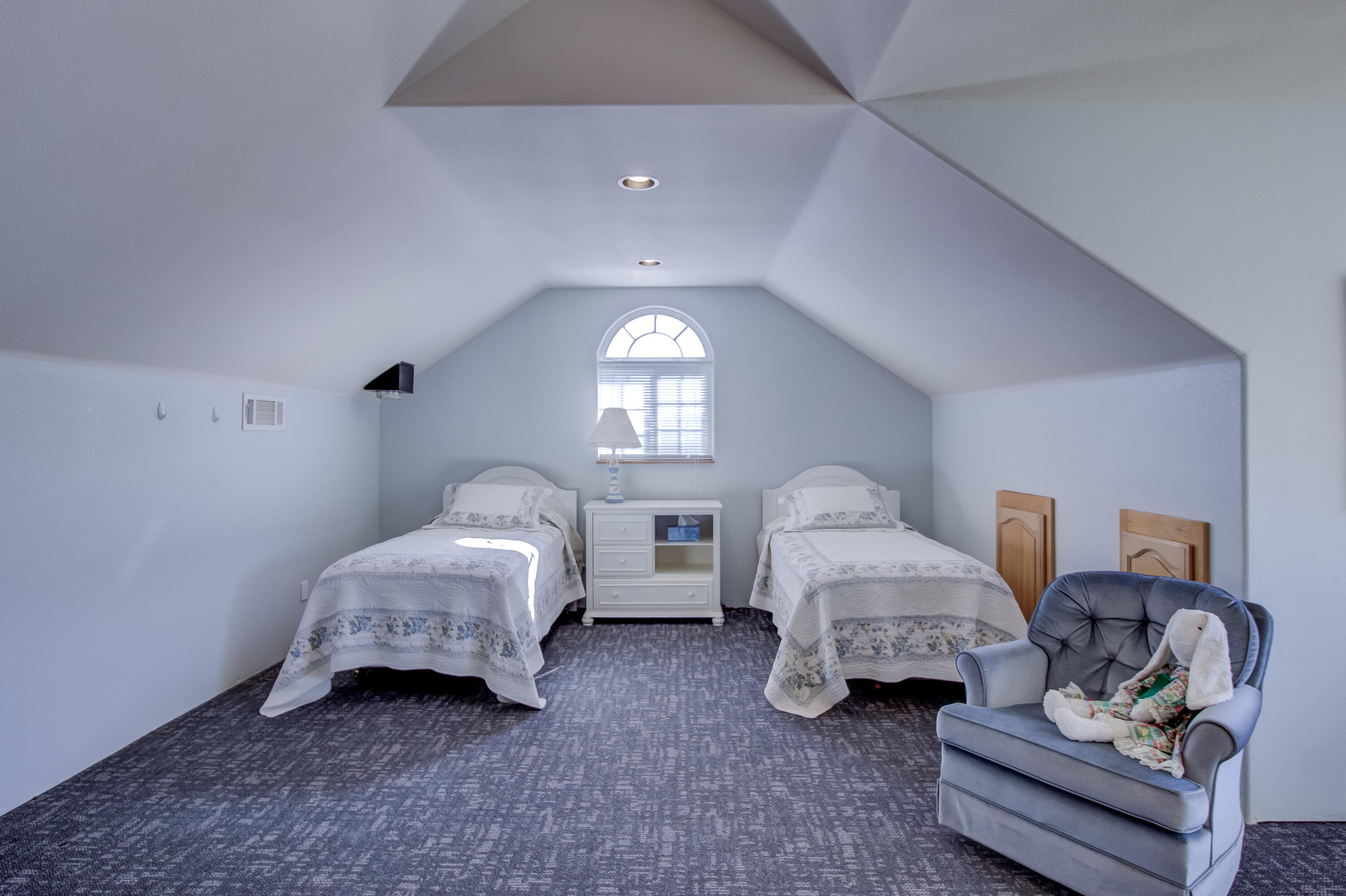 18740 Saddleback Ridge Loop Cottonwood, CA 96022 - Photo 40 of 66 Room Above Garage
