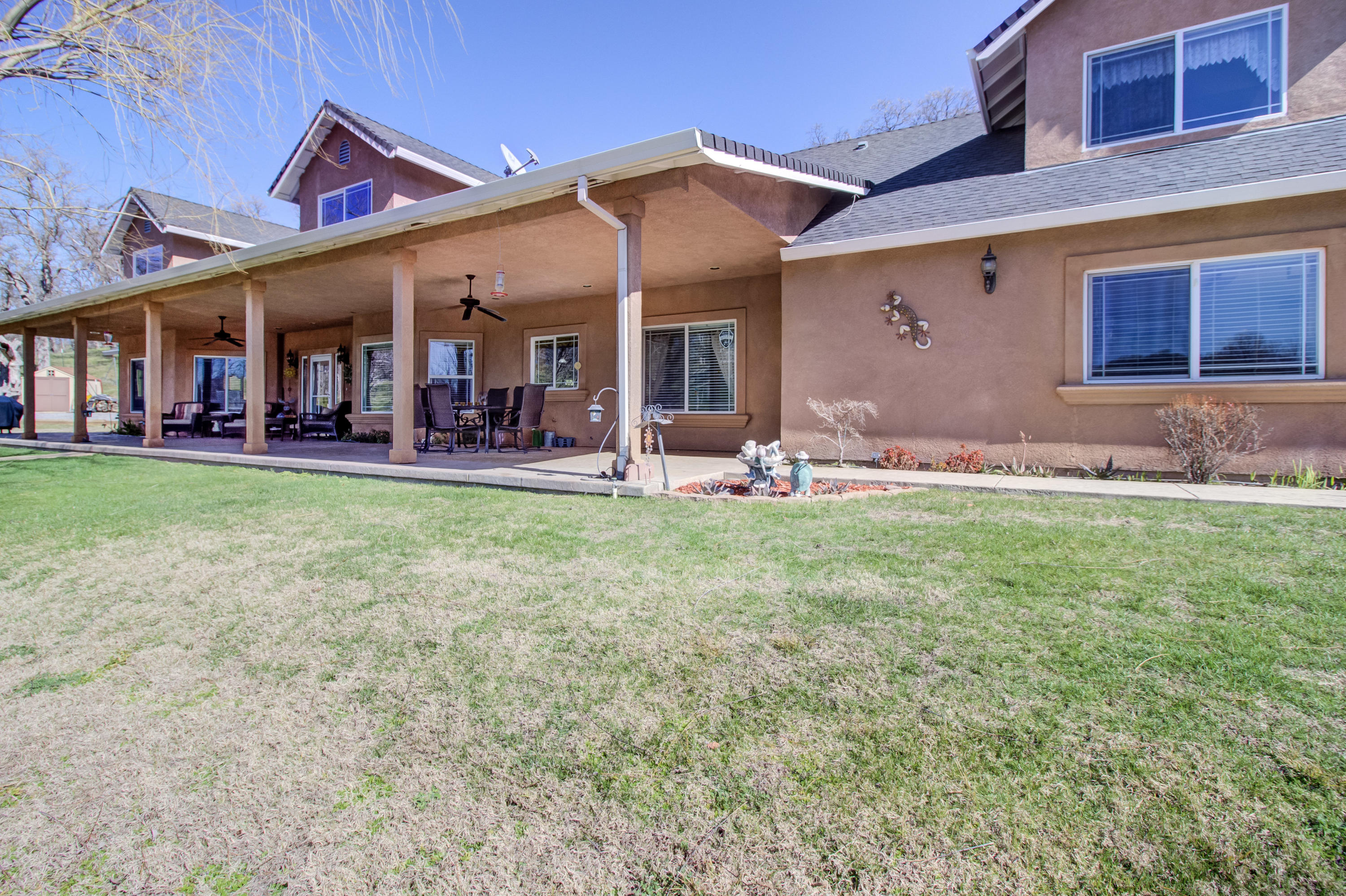 18740 Saddleback Ridge Loop Cottonwood, CA 96022 - Photo 46 of 66 Large Grass Area