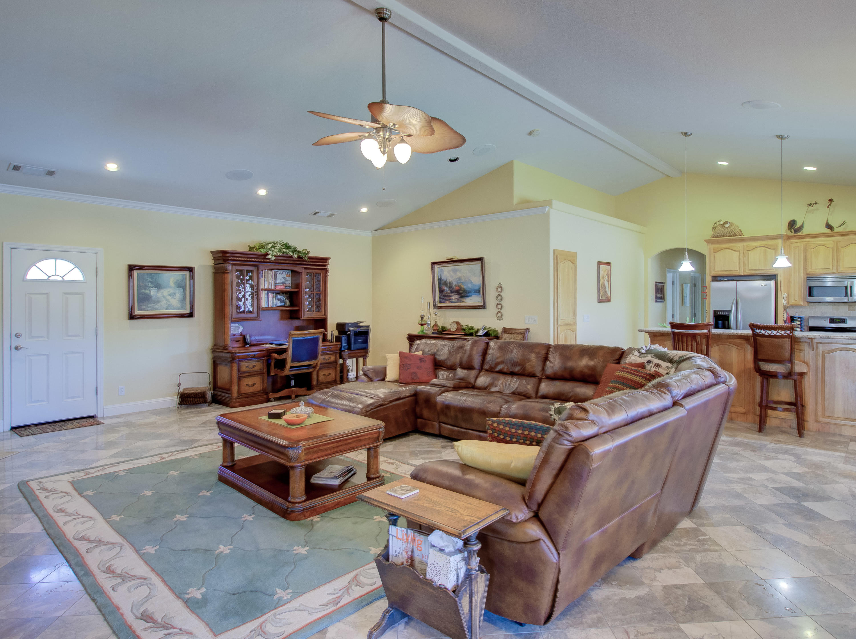 18740 Saddleback Ridge Loop Cottonwood, CA 96022 - Photo 7 of 66 Living Room