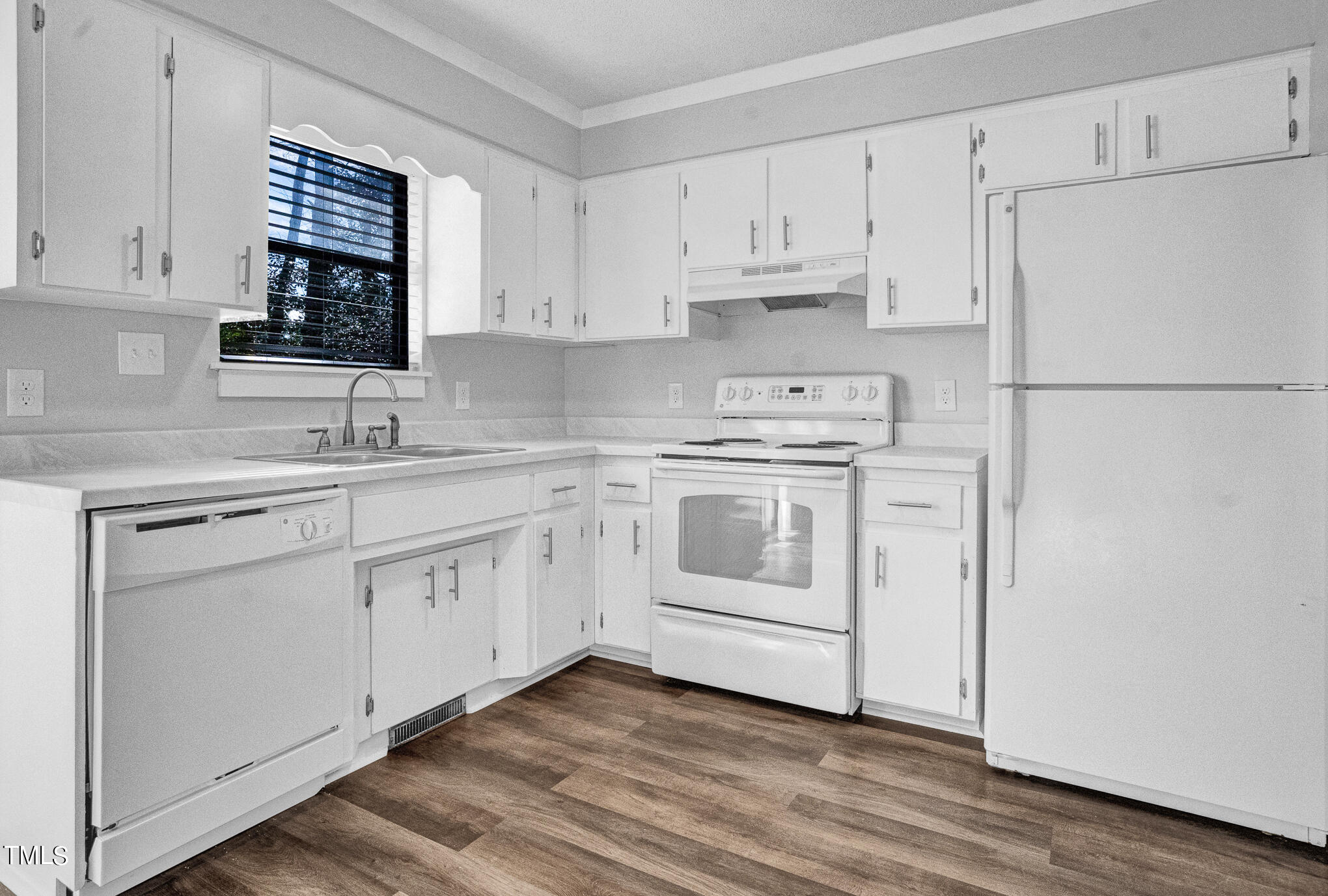 4208 Bertram Drive Raleigh, NC 27604 - Photo 5 of 25 DSC02294
